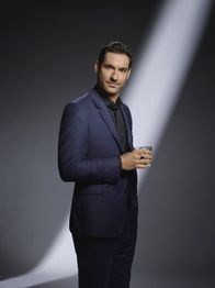Lucifer – Lucifer Morningstar (Tom Ellis)