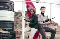 Unser Mann aus Istanbul – Kenny (Sylva Koscina) und Tony Mecenas (Horst Buchholz) sind auf der Suche nach einem amerikanischen Atomwissenschaftler.