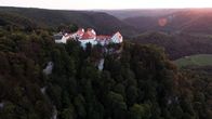 Mythos Burg – Burg Wildenstein ist heute eine Jugendherberge. Ihr Bauherr stattete die Burg mit allerlei Sicherheitsmaßnahmen aus - wie mit einem Fluchttunnel, auf Burgen eher selten.