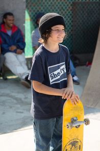 Mid90s – Stevie (Sunny Suljic) ist endlich bei den Skateboardern angekommen.