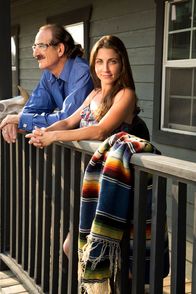Storage Wars – Morris (l.); Mary (r.)