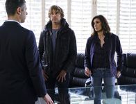 Navy CIS: L.A. – Ermitteln Undercover: Deeks (Eric Christian Olsen, M.) und Kensi (Daniela Ruah, r.) ...