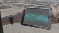 Spuren verlorener Städte mit Albert Lin – Albert Lin nutzt Augmented Reality, um die Position von über 130 Kinderskeletten zu bestimmen, die von Archäologen in der Opferstätte Huanchaquito-Las Llamas im Norden Perus ausgegraben wurden. (Kredit: National Geographic)
