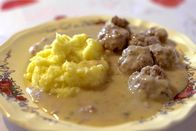 Zu Tisch ... – Fleischknöpfle mit Kartoffelpüree