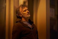 Conversations with Friends – Der alleinlebende Vater Dennis (Tommy Tiernan) ist am Ende. Verwahrlost streift er durch die Stadt auf der Suche nach dem nächsten Drink, bis ihm eine peinliche Begegnung die Augen öffnet.