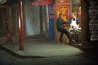 12 Rounds 2: Reloaded – Nachdem der Rettungssanitäter Nick Malloy (Randy Orton, l.) bei einem grauenvollen, tödlichen Unfall das Leben des betrunkenen Fahrers gerettet hat, beginnt für ihn ein tödliches Katz-und-Maus-Spiel, bei dem es nur um eines geht: Überleben!