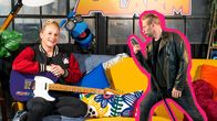 SingAlarm – Singa und das SingDing sind im Rock'n'roll-Fieber! Mit Sasha haben sie einen echten Rockstar zu Besuch, der ihnen alle seine Tipps für einen starken Auftritt auf der Bühne verrät.