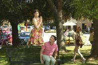 The Middle – Während sich Frankie, Mike und Brick über eine Glückssträhne freuen, führt Sue (Eden Sher, l.) mit Brad (Brock Ciarlelli, r.) ein besonderes Gespräch ...