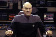 Star Trek: Nemesis – Captain Jean-Luc Picard (Patrick Stewart) und seine Crew kämpfen gegen einen eiskalten neuen Widersacher, der einen schockierende Verbindung zu Picard hat ...