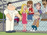 American Dad! – Stan (l.), Francine (2.v.l.)