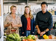 Meine Mutter will ein Enkelkind – “Meine Mutter macht mich fertig” Heidi (Margarita Broich, l.), Toni (Diana Amft, m.), Rufus (Stephan Luca).