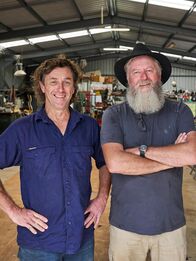 Outback Car Hunters – Dave und „GT“ .