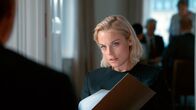 Rebecka Martinsson – Anwältin Rebecka Martinsson (Ida Engvoll) steht in Stockholm vor einer großen Karriere.