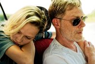 Tatort – Was verbindet den Mann und das Mädchen (Meira Durand und Andreas Lust), die da Kilometer um Kilometer durch den Schwarzwald fahren?