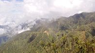 Fahrt ins Risiko – La Carretera de la muerte, die Todesstraße, schlängelt sich entlang der Yungas-Berge.