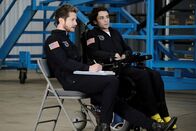 Atlanta Medical – Dr. Conrad Hawkins (Matt Czuchry, l.); Finn Niver (Bridger Zadina, r.)