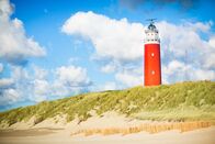 MareTV: Ganz Holland auf einer Insel - Texel – Beautiful red lighthouse of Texel island in the North Sea in Holland, Netherlands