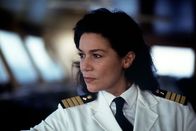 Das Traumschiff – 13. Kapitän Charlotte Wentzel hat vorrübergehend das Kommando auf der MS Berlin übernommen. (Hannelore Elsner).