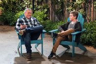 Man with a Plan – Adam Burns (Matt LeBlanc, l.); Teddy Burns (Matthew McCann, r.)