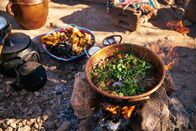 Gordon Ramsay: Kulinarische Abenteuer – Morocco - Cooking under way for a Moroccan New Year celebration.
