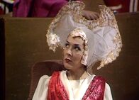 Doctor Who Classics – Vorsitzende (Inquisitor: Lynda Bellingham)