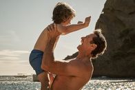The Son – Nicholas (6 Years) (George Cobell, l.) Peter (Hugh Jackman, r.)