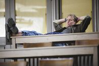 Scrubs - Die Anfänger – Verspricht seinen Studenten eine Höllenwoche mit Prüfungen und Arbeiten: Cox (John C. McGingley) ...