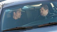 Justified – Raylan Givens (Timothy Olyphant, l.) und Bob Sweeney (Patton Oswalt, r.)