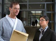 In aller Freundschaft – Pommerenke reagiert geschockt.