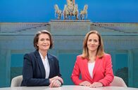 unter den linden – PHOENIX MICHAELA KOLSTER UND EVA LINDENAU, "PHOENIX - DER EREIGNIS- UND DOKUMENTATIONSKANAL VON ARD UND ZDF", am undefined (0.0.) um Uhr. Michaela Kolster (ZDF) PHOENIX-ProgrammgeschÃ¤ftsfÃ¼hrerin (l.) und Eva Lindenau (WDR) PHOENIX-ProgrammgeschÃ¤ftsfÃ¼hrerin (r.) im â€žunter den lindenâ€œ Studio. Â