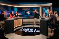 Hart aber fair – v.l.n.r: Ottogerd Karasch (ehemaliger Berufssoldat, Survival-Profi und Youtuber „Otto Bulletproof“), André Wüstner (Oberst und Bundesvorsitzender des Deutschen BundeswehrVerbandes e.V.), Serap Güler (CDU): Mitglied im Bundesvorstand und im Verteidigungsausschuss), Anton Hofreiter (Bündnis90/Die Grünen): Vorsitzender Ausschuss für die Angelegenheiten der Europäischen Union), Jan van Aken (DIE LINKE, arbeitet bei der Rosa-Luxemburg-Stiftung zu internationalen Krisen- und Konfliktgebieten), Jessica Rosenthal (SPD, Mitglied des Bundestages und Mitglied im Parteivorstand) und Daniel Untch (Referent für Friedensbildung beim Zentrum Ökumene der Landeskirche Hessen & Nassau).