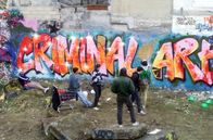 Die Welt von morgen – In den sozialen Brennpunkten von Seine-Saint-Denis macht sich die Hip-Hop-Kultur rund um Graffiti, Tanz und Musik immer stärker bemerkbar.