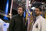 Manifest – Ben Stone (Josh Dallas, l.); Troy Davis (Ed Herbstmann, r.)