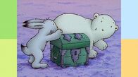 Die Sendung mit dem Elefanten – Der kleine Eisbär gräbt ein tiefes Loch in den Schnee und stößt dabei auf eine geheimnisvolle Schatztruhe.