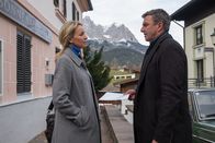 Der Bergdoktor – Martin (Hans Sigl) braucht dringend Franziskas (Simone Hanselmann) Hilfe - doch es geht ausgerechnet um Anne.