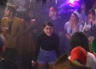 The Mick – Eigentlich will Sabrina (Sofia Black-D'Elia) die Party in der Villa dazu nutzen, ihr Image aufzupolieren, doch dann kommt alles ganz anders.