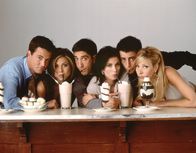 Friends – (2. Staffel) – Egal was passiert, sie halten zusammen (v.l.n.r.): Chandler (Matthew Perry), Rachel (Jennifer Aniston), Ross (David Schwimmer), Monica (Courteney Cox), Joey (Matt LeBlanc), Phoebe (Lisa Kudrow)