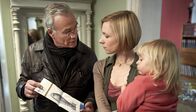 Tatort – Max Ballauf (Klaus J. Behrendt) befragt Iris Fries (Friederike Linke).