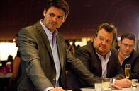 Mord im Loft – An sexuellen Abenteuern interessiert: Vincent (Karl Urban, li.) mit seinen Freunden Marty (Eric Stonestreet) und Luke (Wentworth Miller).