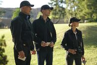 Navy CIS – Gibbs (Mark Harmon, l.), Bishop (Emily Wickersham, r.) und McGee (Sean Murray, M.)