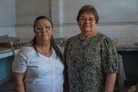 Lost Places - Geheime Welten – Isabel Carrera Benorio (l.) und Carmen Ortega (r.), zwei Mütter denen ihre Kinder hier entrissen wurden. Bis heute wissen sie nicht, was mit Ihnen passiert ist.