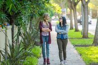 Modern Family – Sarah Hyland (Haley Dunphy), Ariel Winter (Alex Dunphy).
