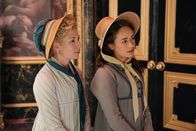 Sanditon – L-R: Mary Parker (Kate Ashfield) und Charlotte Heywood (Rose Williams)