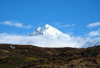 Straße der Achttausender – Bergspitz in der Nähe des Kangchenzänga
