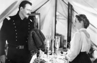 Rio Grande – Die Liebe zwischen Leutnant Colonel Kirby Yorke (John Wayne) und seiner Frau Kathleen (Maureen O'Hara) hatte Höhen und Tiefen: Nach 15 getrennten Jahren begegnen sie sich wieder.