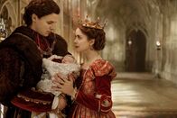 The Spanish Princess – Henry VIII. (Ruairi O'Connor, l.); Katharina von Aragon (Charlotte Hope, r.)