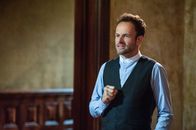 Elementary – Ein neuer Fall wartet auf Sherlock Holmes (Jonny Lee Miller) ...