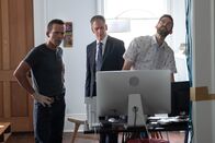 Navy CIS: New Orleans – (v.l.n.r.) Special Agent Christopher LaSalle (Lucas Black); Special Agent Dwayne Pride (Scott Bakula); Forensiker Sebastian Lund (Rob Kerkovich)