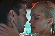 Mord im Loft – Der Architekt und Frauenheld Vincent (Karl Urban) beginnt eine Affäre mit der verführerischen Sarah (Isabel Lucas).