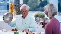 Die Ernährungs-Docs – Isst bisher zu wenig und meist zwischendurch: Ina von D. soll sich zukünftig drei Mal